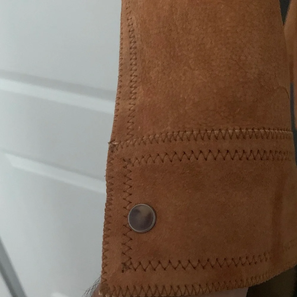 Earl Jeans Tan Suede Shirt Jacket - Picture 7 of 13